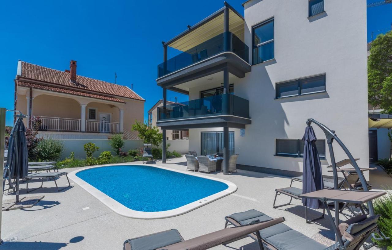 Modern Apartments With Shared Pool Near The Sea Pula Ngoại thất bức ảnh