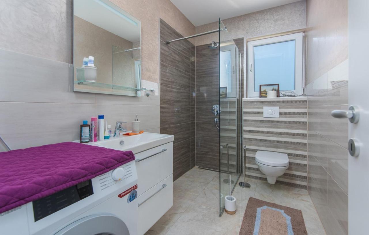 Modern Apartments With Shared Pool Near The Sea Pula Ngoại thất bức ảnh