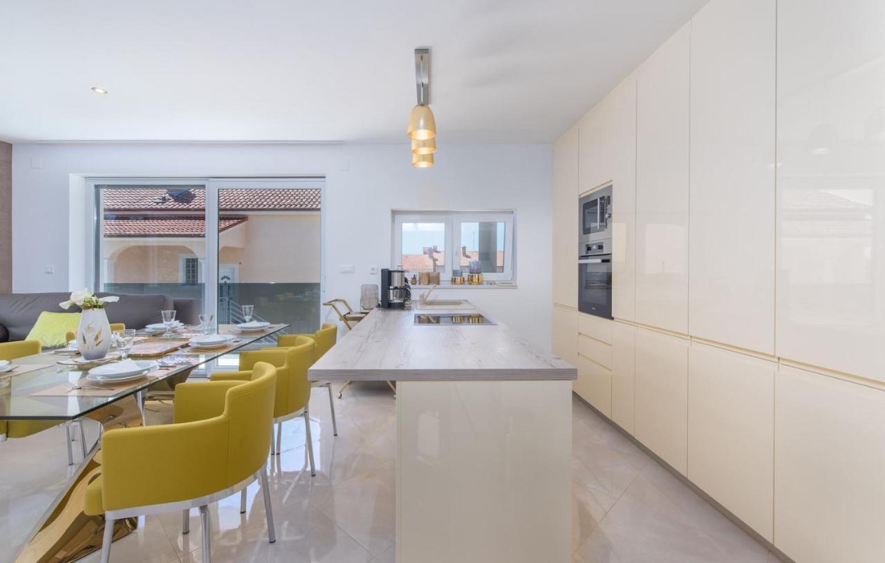 Modern Apartments With Shared Pool Near The Sea Pula Ngoại thất bức ảnh