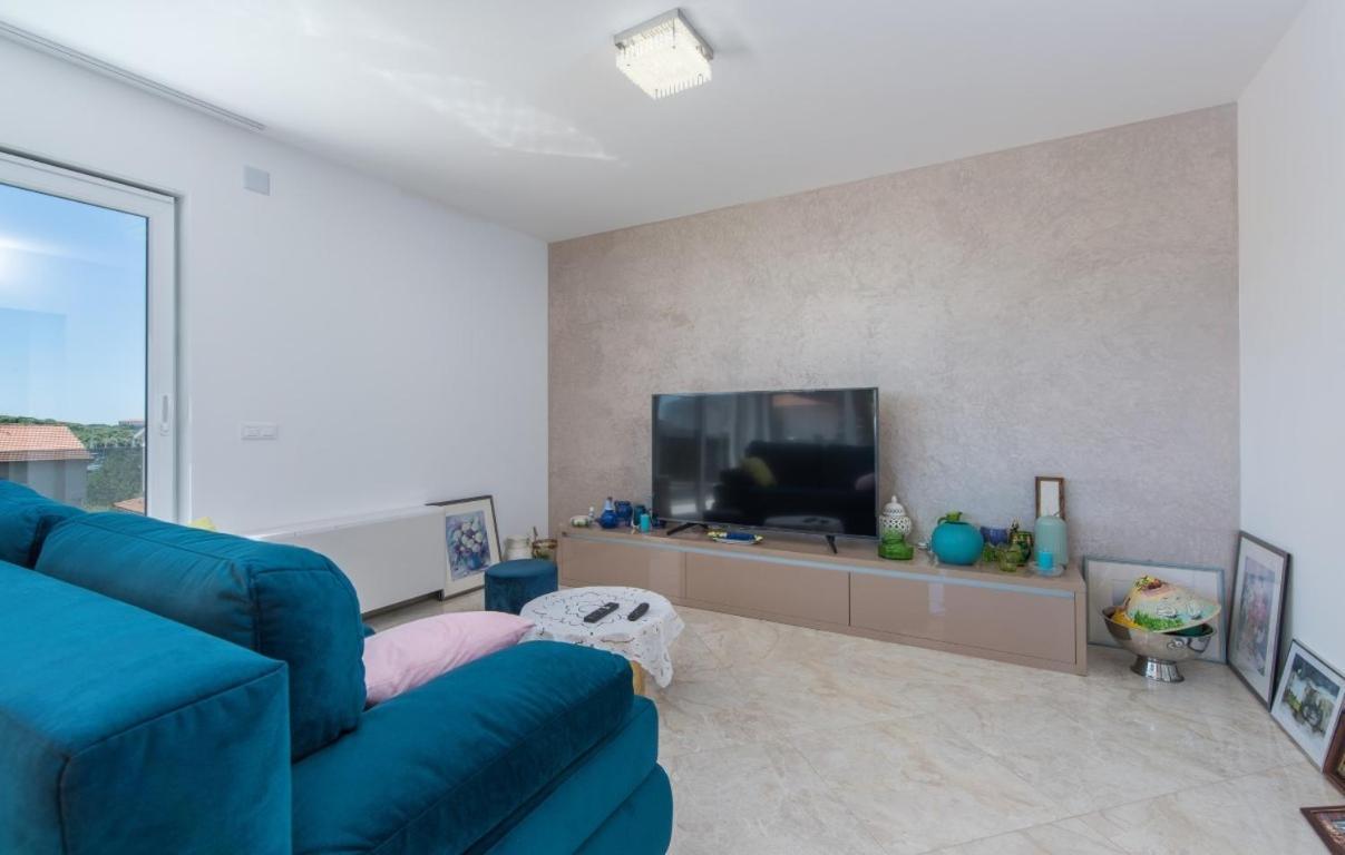 Modern Apartments With Shared Pool Near The Sea Pula Ngoại thất bức ảnh